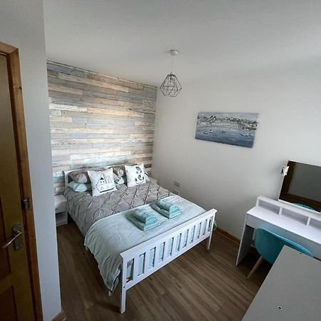 Harbour Loft! Newly Refurbished 3 Bed Flat! Apartment Burry Port Luaran gambar