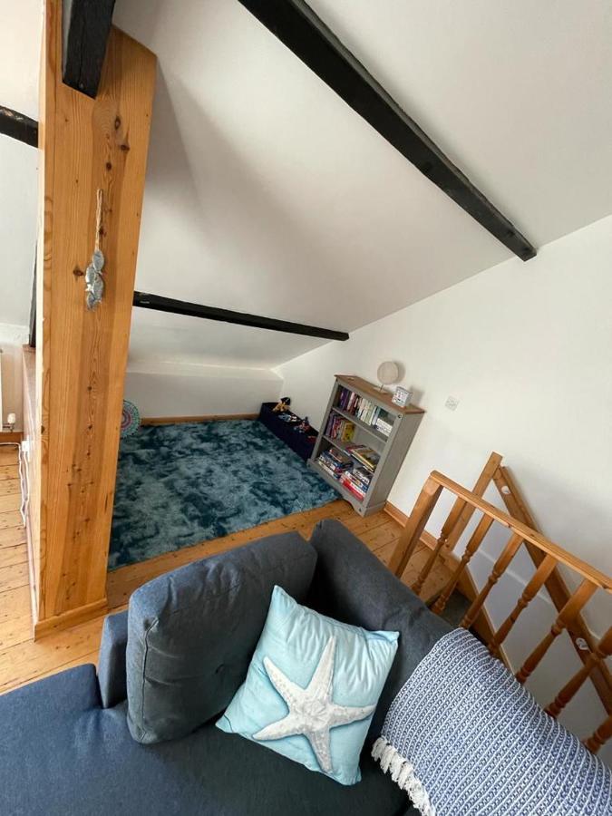 Harbour Loft! Newly Refurbished 3 Bed Flat! Apartment Burry Port Luaran gambar