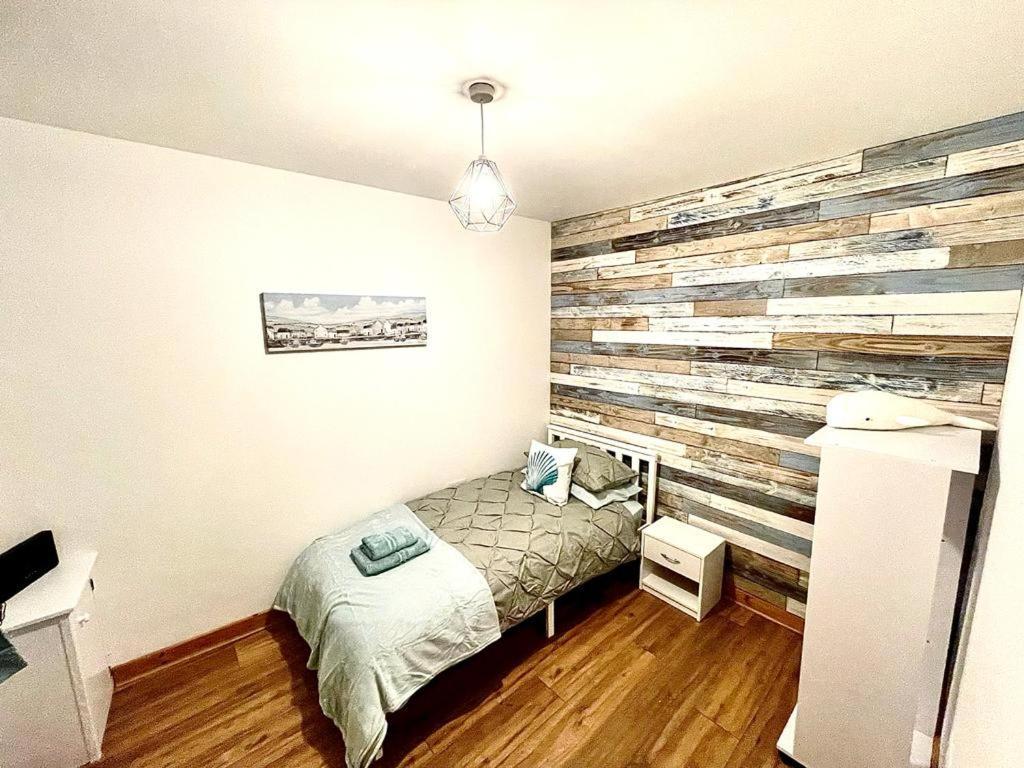 Harbour Loft! Newly Refurbished 3 Bed Flat! Apartment Burry Port Luaran gambar