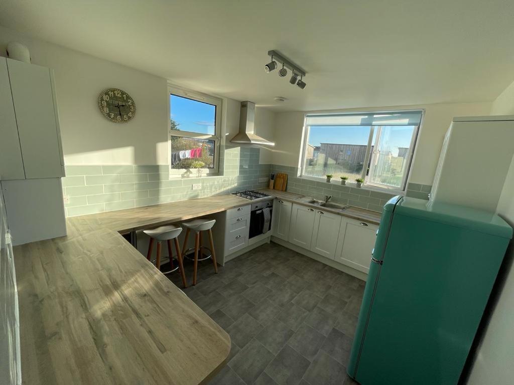 Harbour Loft! Newly Refurbished 3 Bed Flat! Apartment Burry Port Luaran gambar