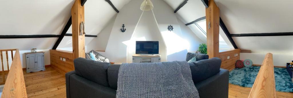 Harbour Loft! Newly Refurbished 3 Bed Flat! Apartment Burry Port Luaran gambar