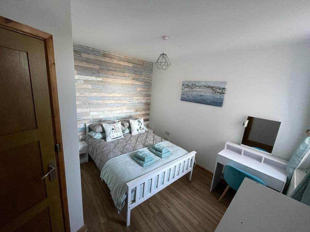 Harbour Loft! Newly Refurbished 3 Bed Flat! Apartment Burry Port Luaran gambar