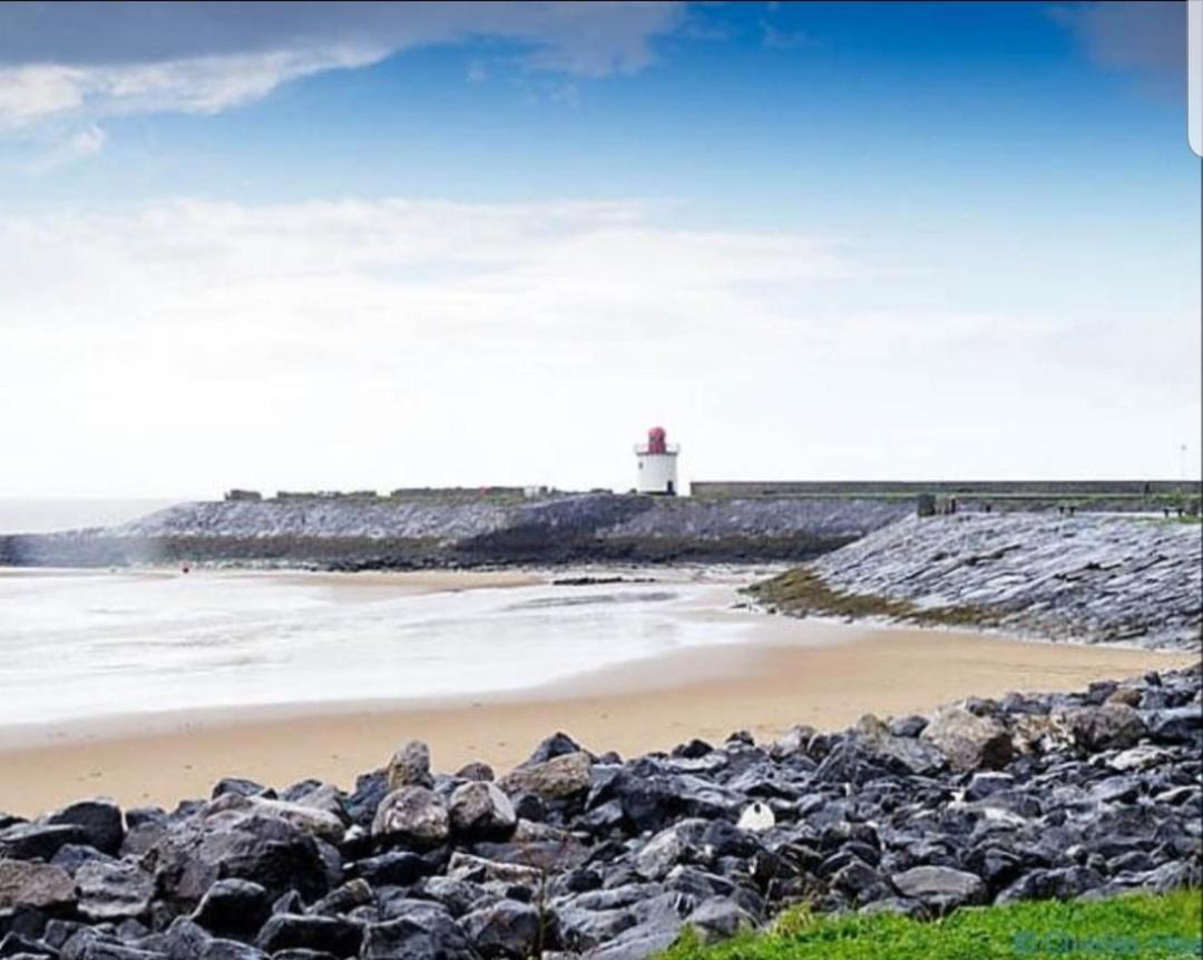 Harbour Loft! Newly Refurbished 3 Bed Flat! Apartment Burry Port Luaran gambar